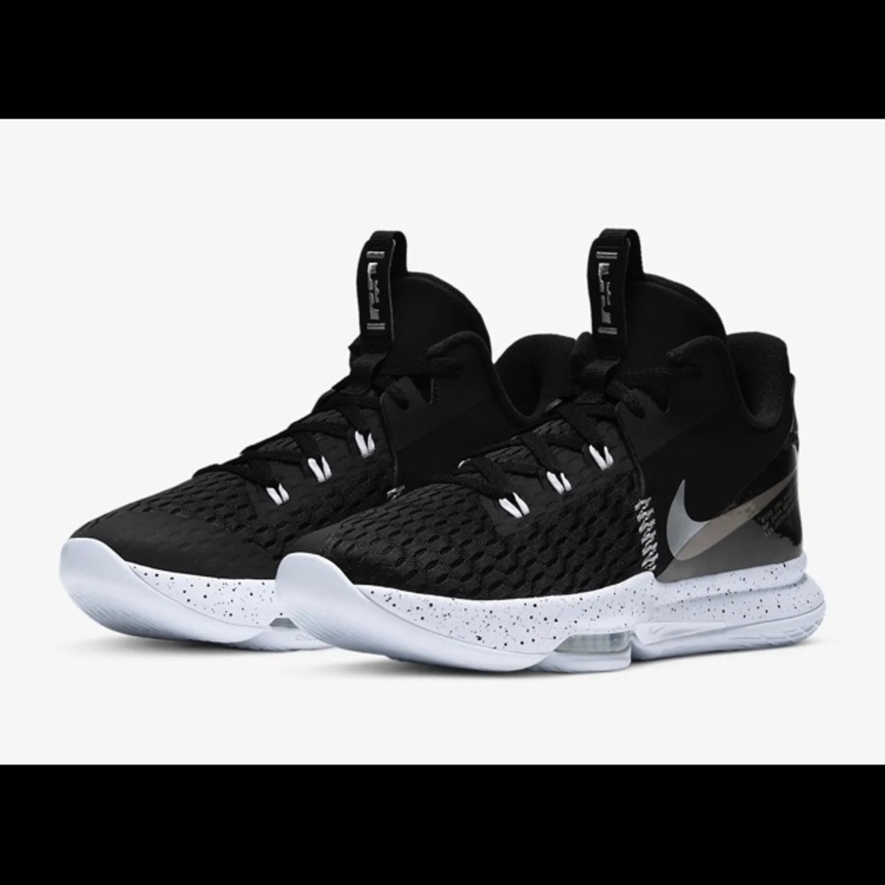 Unisex Mens Size 7.5 / Womens Size 9 - Nike LeBron Witness 5 Black Silver